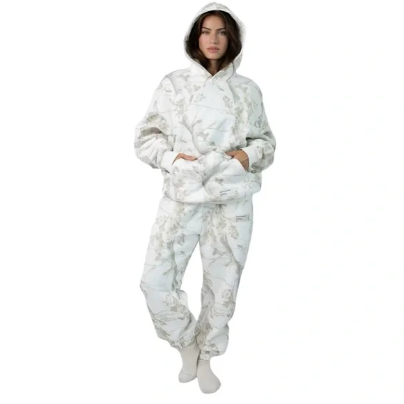 NWT COMFRT Camo White Oak Sweatpants Joggers Size Kid’s XL (Fits A Women’s XS/S) - Picture 2 of 4